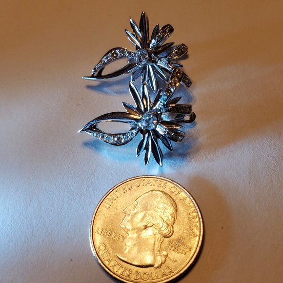 14K  WHITE  GOLD  DIAMOND  EARRINGS. - Picture 8 of 8